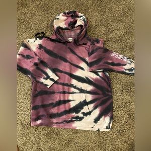Victoria’s Secret pink hoodie size XL, no smoke smells pets